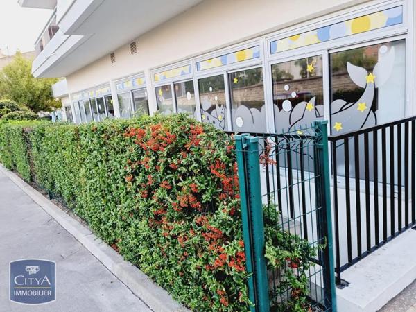 Local professionnel à vendre 400m²