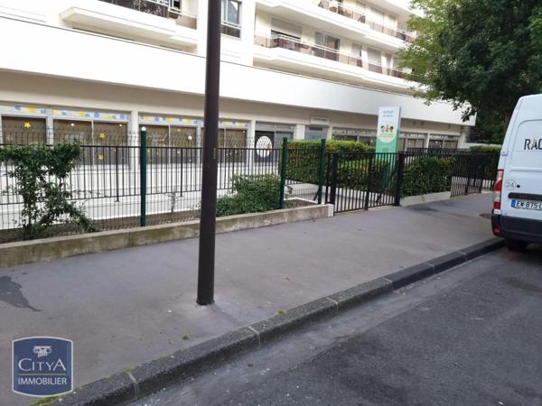 Local professionnel à vendre 400m²