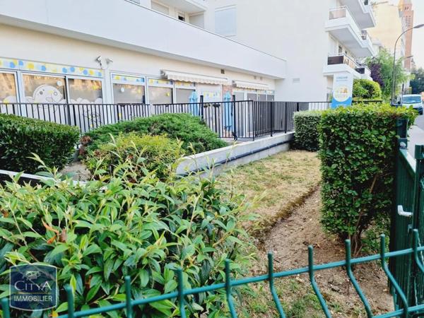 Local professionnel à vendre 400m²