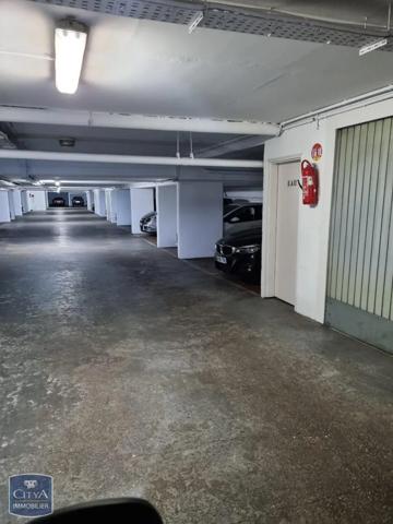 Local professionnel à vendre 400m²