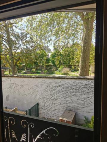 Maison à vendre 3 pièces rue victor hugo AVEC PARKING EN SOUS-SOL  TOURS (37) a 10 minutes  de jean jaures en marchant tranquillement
