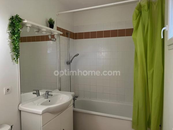 Périphérie de Honfleur - Appartement T1 bis- 21.60 m2 - Terrasse - Parking - Résidence avec piscine