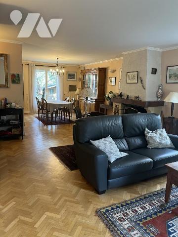ORVAULT, Petit Chantilly. Pavillon indépendant de 5 chambres + bureau avec Garage et Jardin. Libre