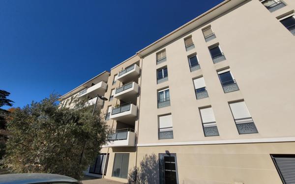 Appartement à vendre    3 pièces • 62 m2 Avignon