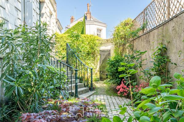Somptueux hôtel particulier et son jardin de charme en centre ville