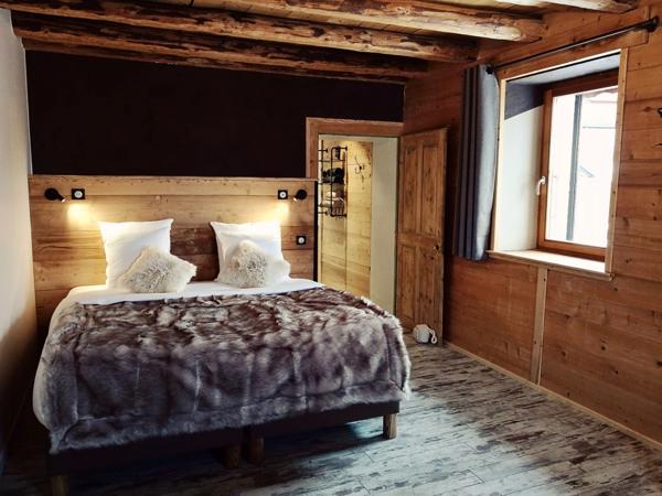 Dpt Haute Savoie (74), à vendre THOLLON-LES-MEMISES MAISON-GÎTE P10- TERRAIN 1000m2