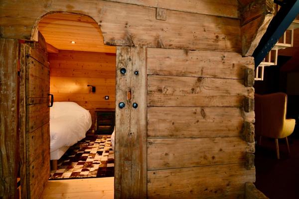 Dpt Haute Savoie (74), à vendre THOLLON-LES-MEMISES MAISON-GÎTE P10- TERRAIN 1000m2