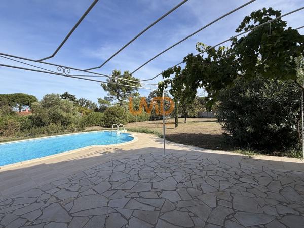 Villa 4 faces T5 145 m2 avec piscine