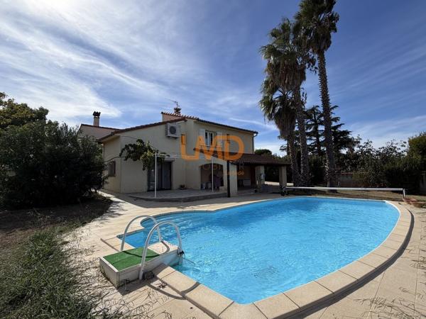 Villa 4 faces T5 145 m2 avec piscine