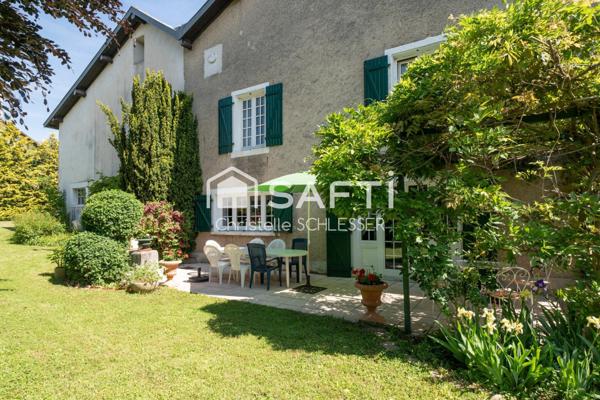 Maison Lorraine de 330 m2 pleine de charme avec une partie sur l'arrière pouvant servir à créer un appartement ou son activité professionnelle