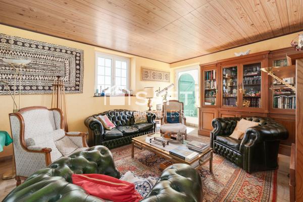 Maison Lorraine de 330 m2 pleine de charme avec une partie sur l'arrière pouvant servir à créer un appartement ou son activité professionnelle