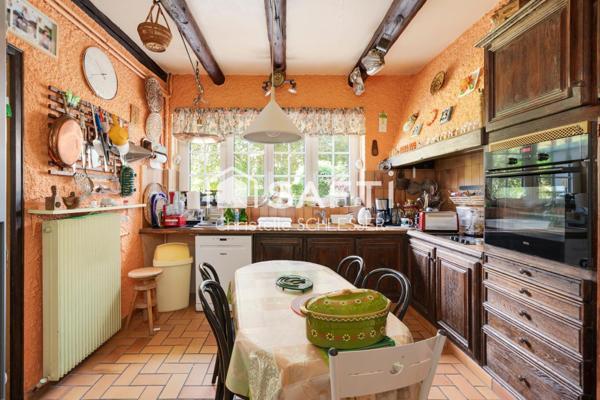 Maison Lorraine de 330 m2 pleine de charme avec une partie sur l'arrière pouvant servir à créer un appartement ou son activité professionnelle