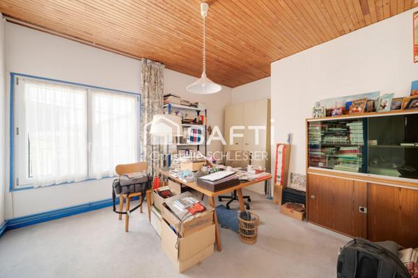 Maison Lorraine de 330 m2 pleine de charme avec une partie sur l'arrière pouvant servir à créer un appartement ou son activité professionnelle