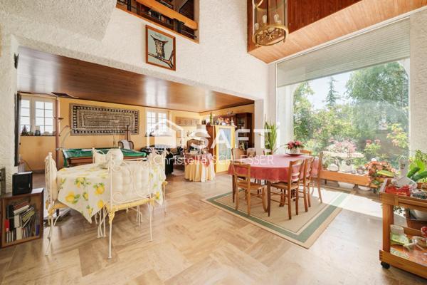 Maison Lorraine de 330 m2 pleine de charme avec une partie sur l'arrière pouvant servir à créer un appartement ou son activité professionnelle