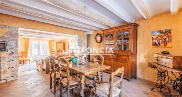 À vendre Maison 7 pièces 218 m² - Six-fours-les-plages 83140
