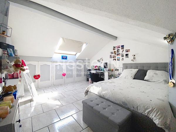 Amancy ? Maison 129 m², 3 chambres, piscine, terrain clos de 2 100 m² et stationnement pour 10 véhicules