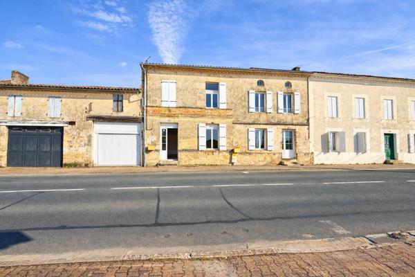 SAINT-SAVIN MAISON DE VILLE PLEIN CENTRE Saint-Savin (33920)