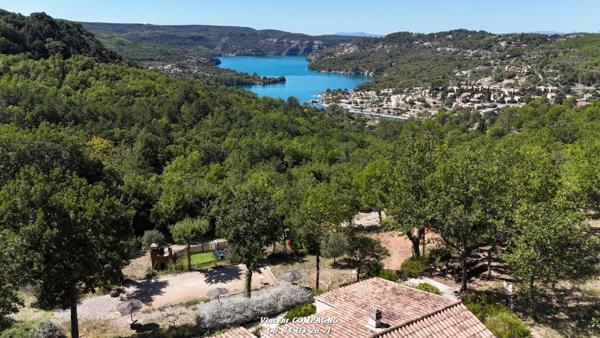 Propriété de 2,9 hectares avec vue imprenable sur le lac d'Esparron-de-Verdon