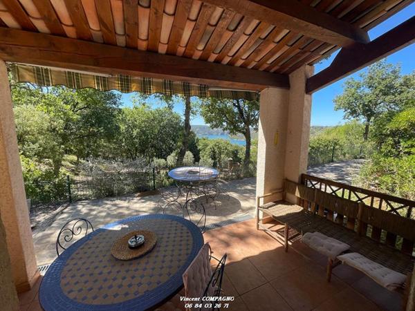 Propriété de 2,9 hectares avec vue imprenable sur le lac d'Esparron-de-Verdon