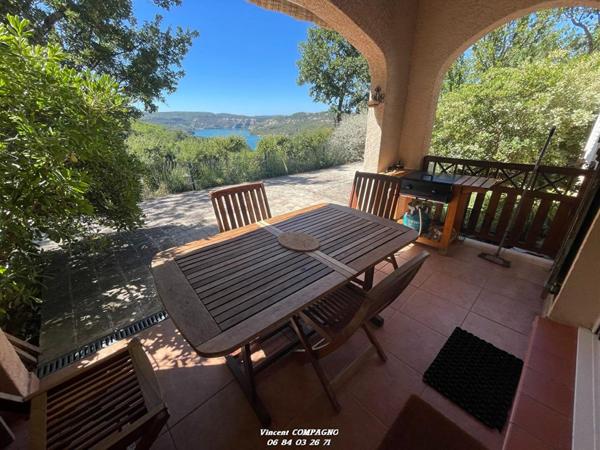 Propriété de 2,9 hectares avec vue imprenable sur le lac d'Esparron-de-Verdon