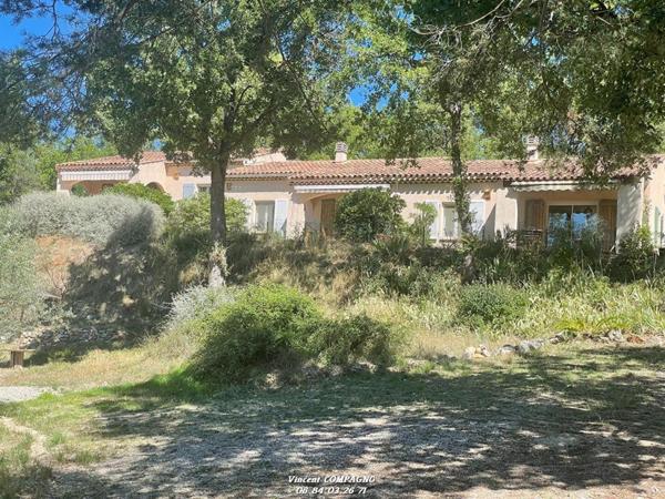 Propriété de 2,9 hectares avec vue imprenable sur le lac d'Esparron-de-Verdon