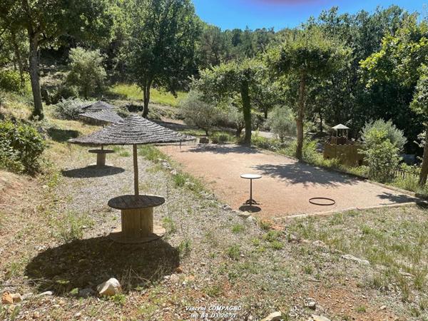 Propriété de 2,9 hectares avec vue imprenable sur le lac d'Esparron-de-Verdon