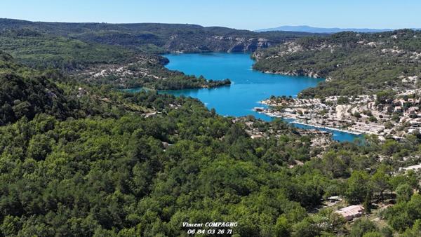 Propriété de 2,9 hectares avec vue imprenable sur le lac d'Esparron-de-Verdon