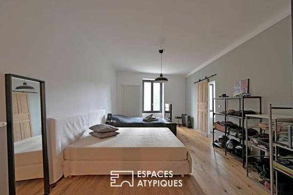 Maison de village aux volumes généreux, avec piscine et garage