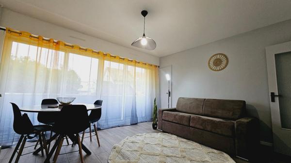 BOURGES APPARTEMENT 32.3 RENOVÉ ET MEUBLÉ BALCON