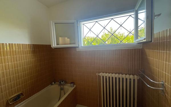 Maison à vendre    3 pièces •  Mées