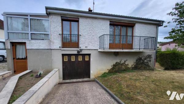 Pavillon en sortie de ville sur 484 m² avec véranda