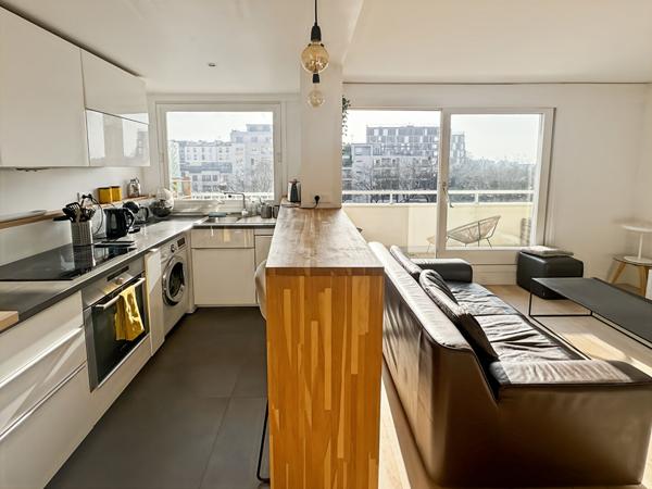 Appartement Paris 3 pièces 68 m2 sans vis-à-vis sur balcon