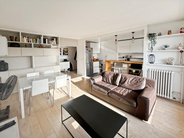 Appartement Paris 3 pièces 68 m2 sans vis-à-vis sur balcon