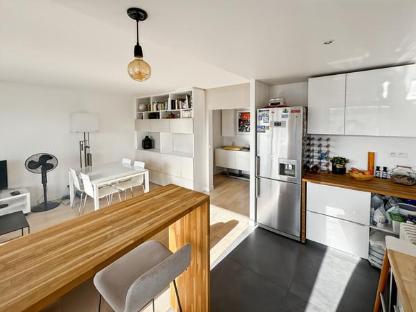 Appartement Paris 3 pièces 68 m2 sans vis-à-vis sur balcon