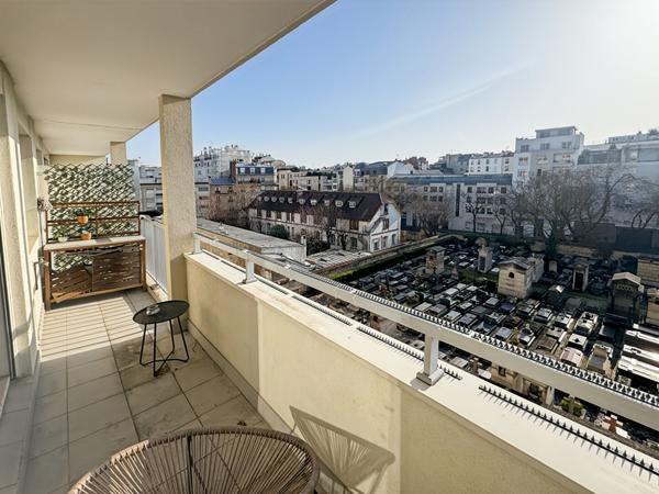 Appartement Paris 3 pièces 68 m2 sans vis-à-vis sur balcon