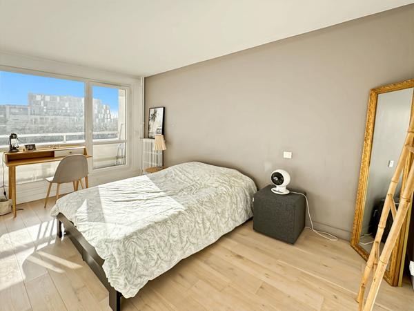 Appartement Paris 3 pièces 68 m2 sans vis-à-vis sur balcon