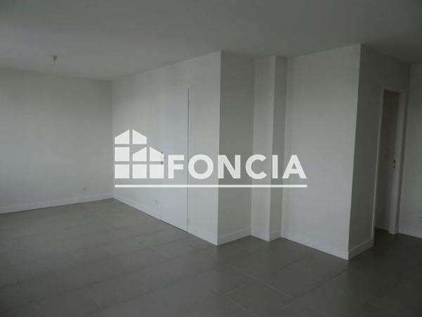 Location Appartement 4 pièces 61.1 m² - 27 A 35 RUE HENRI DUNANT Grenoble 38100