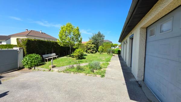 EN EXCLUSIVITE SUR COUZEIX JOLIE MAISON DE PLAIN PIED AVEC GARAGE ABRI JARDIN SUR TERRAIN ARBORE