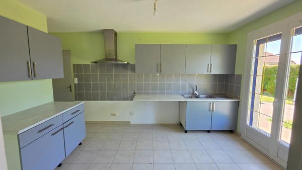 EN EXCLUSIVITE SUR COUZEIX JOLIE MAISON DE PLAIN PIED AVEC GARAGE ABRI JARDIN SUR TERRAIN ARBORE