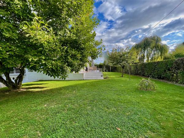 Divonne-les-Bains (01220) Maison individuelle - Proximité centre ville