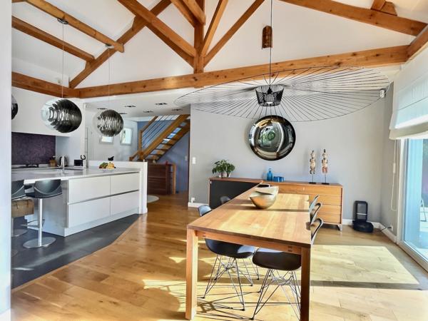 Divonne-les-Bains (01220) Maison individuelle - Proximité centre ville