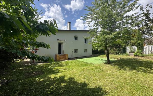 Maison à vendre    4 pièces • 552 m2 Saint-Égrève