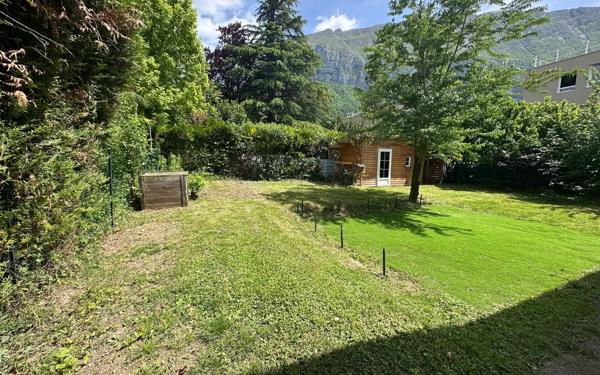 Maison à vendre    4 pièces • 552 m2 Saint-Égrève