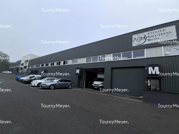 A LOUER BEYCHAC ET CAILLAU-LOCAL D'ACTIVITES DE 222 M²