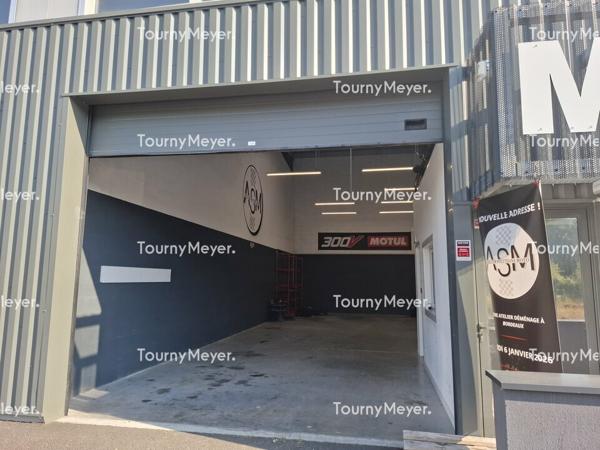 A LOUER BEYCHAC ET CAILLAU-LOCAL D'ACTIVITES DE 222 M²