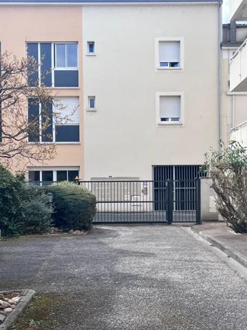 Appartement 3 pièces – 90 m² avec terrasse – Centre-ville de Villeneuve-sur-Lot (47)