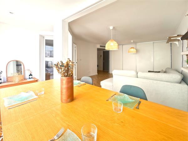 Marseille (13006) T2 climatisé avec grande terrasse – Secteur Cours Pierre Puget