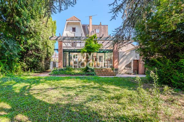 Maison de caractère en plein coeur de Viarmes