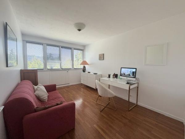 SAINTE FOY-LES-LYON quartier Chavril : T4 de 85 m2
