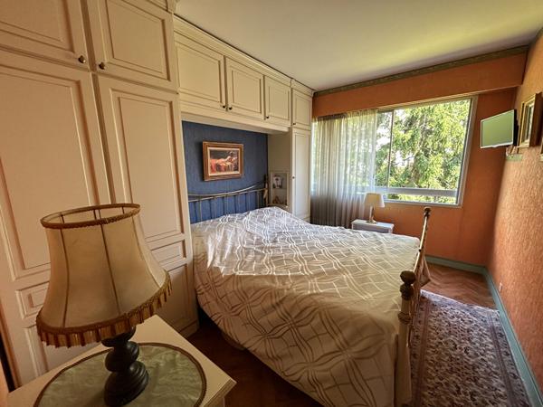 APPARTEMENT DONNANT SUR PARC ARBORÉ